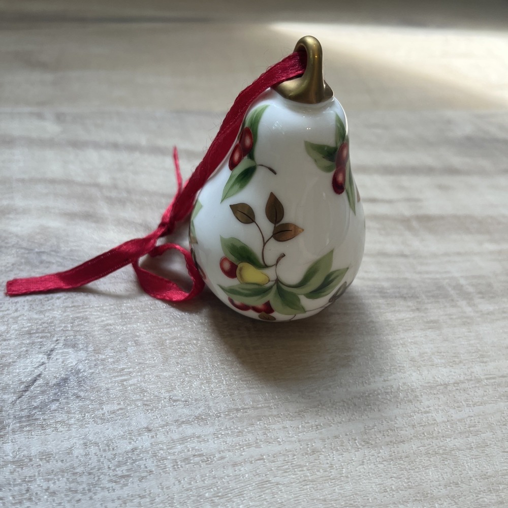 TIFFANY & Co.Christmas Ornament Pear Shape 1990 Japan